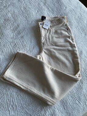 J. Crew FactoryCream Mid Rise Flare Crop Jeans
Size 27P